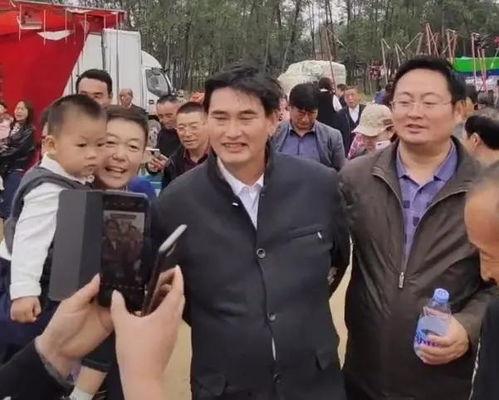 朱哥大衣哥最新爆料,揭秘娱乐圈不为人知的幕后故事 第1张 朱哥大衣哥最新爆料,揭秘娱乐圈不为人知的幕后故事 第1张